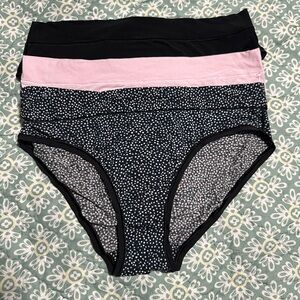 Lululemon UnderEase High-Rise Bikini Underwear
3 Pack